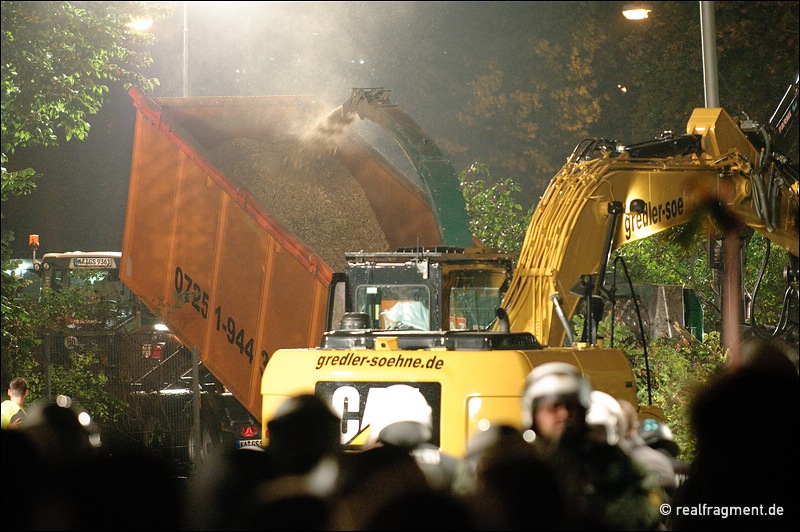Stuttgart 21: Polizei räumt Park - zahlreiche Verletzte