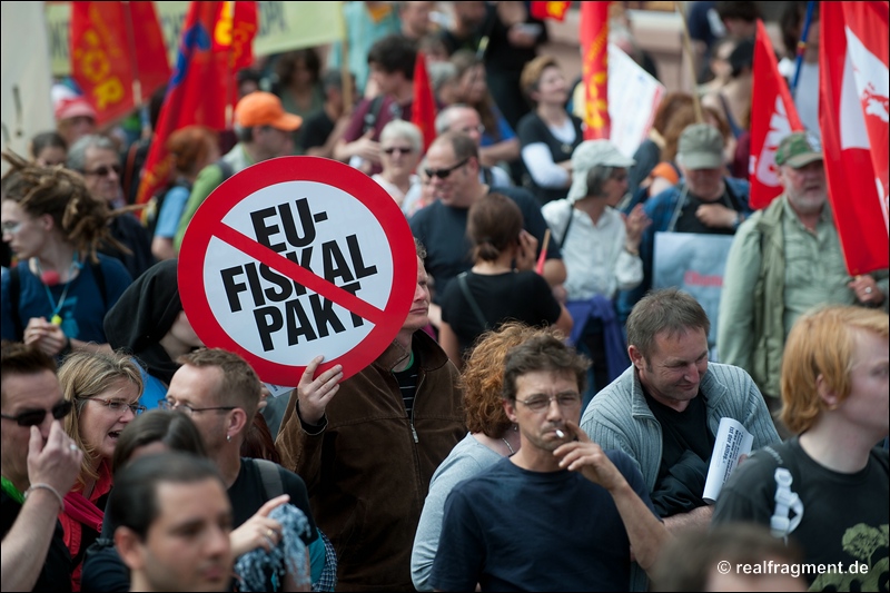 Blockupy FFM: Über 20.000 gegen Finanzkrisenpolitik
