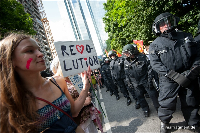 Blockupy FFM: Über 20.000 gegen Finanzkrisenpolitik