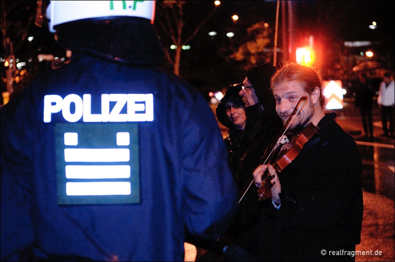 Castor 2010: Blockade in Berg, Protest in Karlsruhe