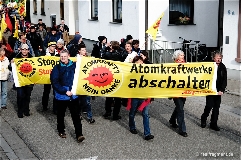 Castor 2010: Blockade in Berg, Protest in Karlsruhe