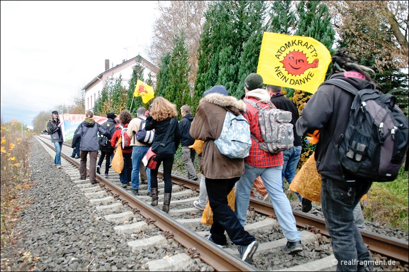 Castor 2010: Blockade in Berg, Protest in Karlsruhe