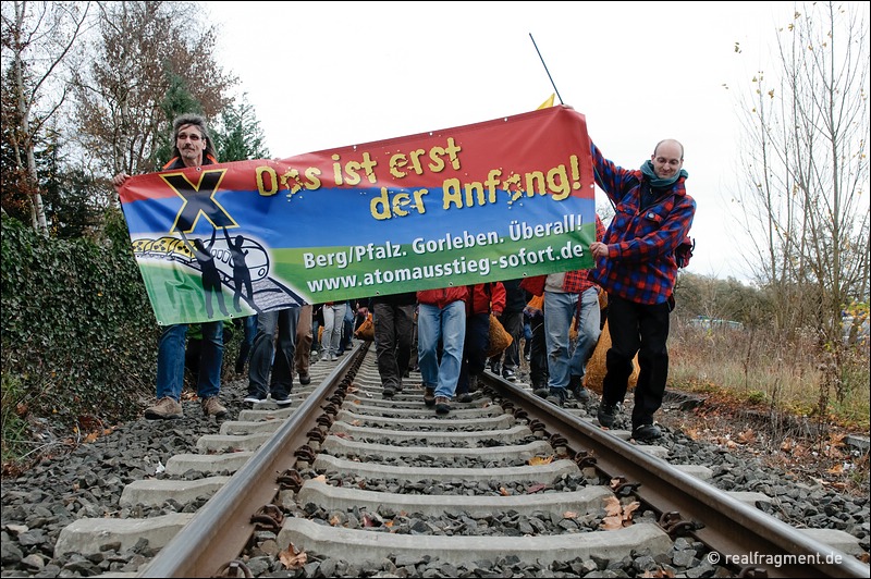 Castor 2010: Blockade in Berg, Protest in Karlsruhe