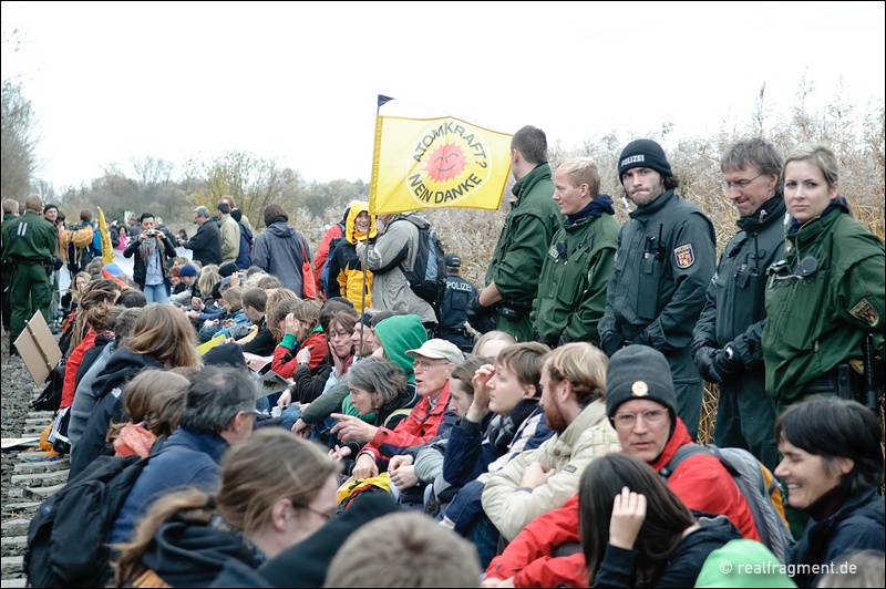 Castor 2010: Blockade in Berg, Protest in Karlsruhe