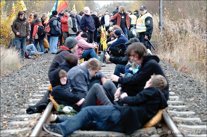 Castor 2010: Blockade in Berg, Protest in Karlsruhe