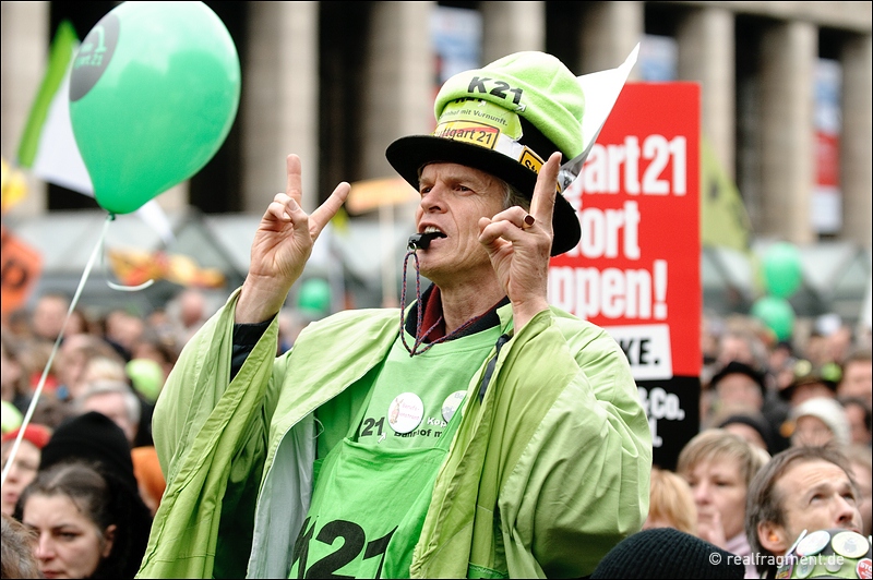 Protest plus gegen Stuttgart 21 plus