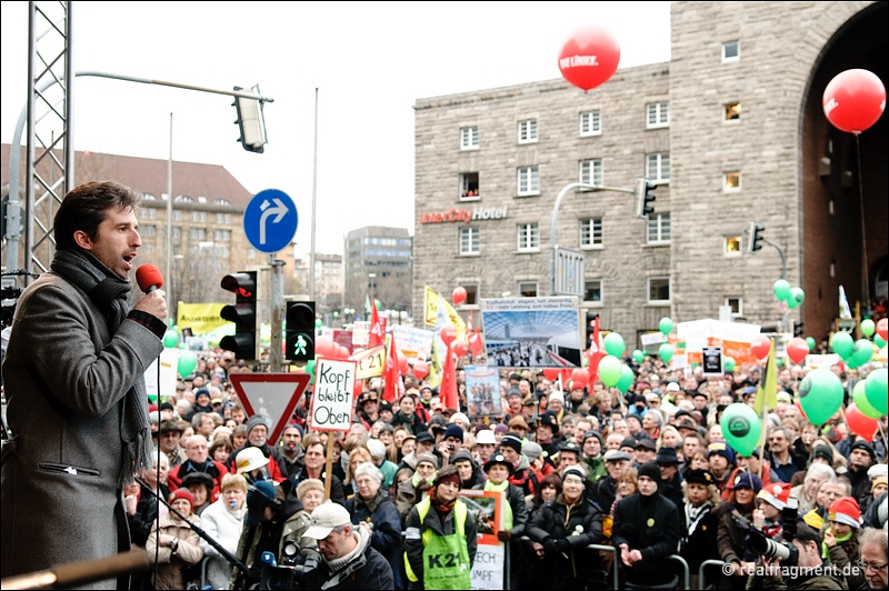 Protest plus gegen Stuttgart 21 plus