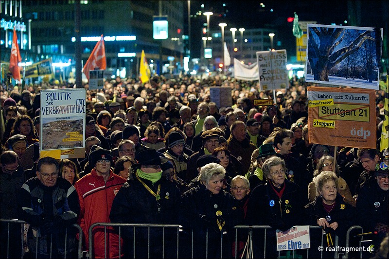 Stuttgart: 112. Montagsdemo gegen S21