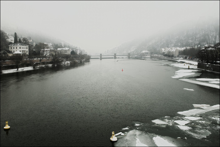 Winterfarben Heidelberg: Neckar, Wehrsteg